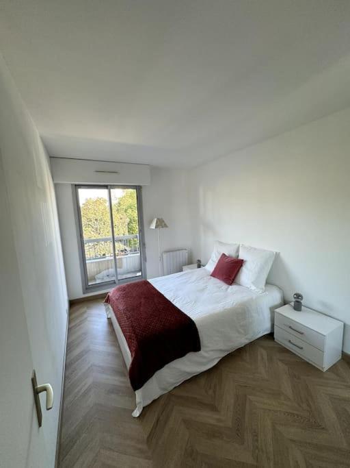 Appartement Neuf Avec Balcon Et Parking Prive Caen Exterior photo